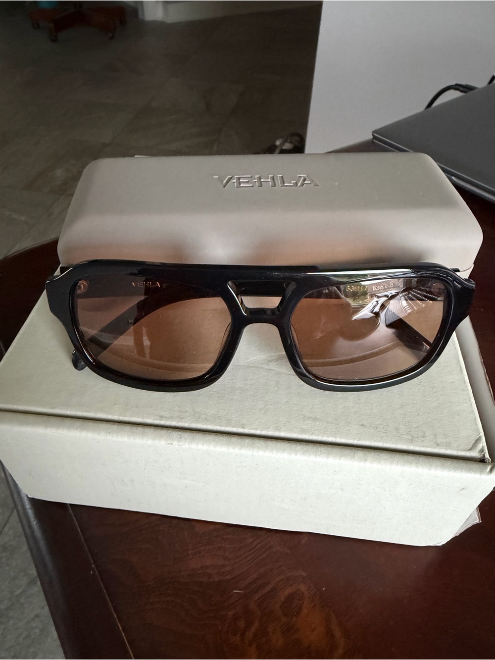 VEHLA Black Frame Brown Lens Retro Pilot Sunglasses